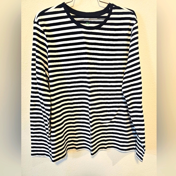 dip Tops - XL Dip brand Black & White Stripe T-Shirt (3 available)